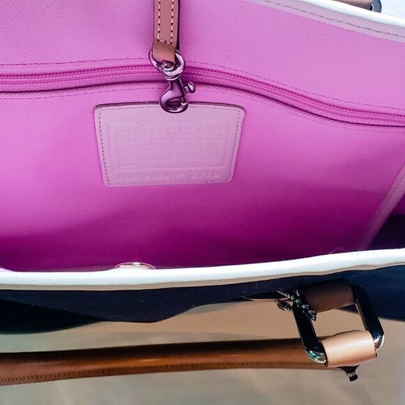 Coach Tote Bag - Picture 8 of 15